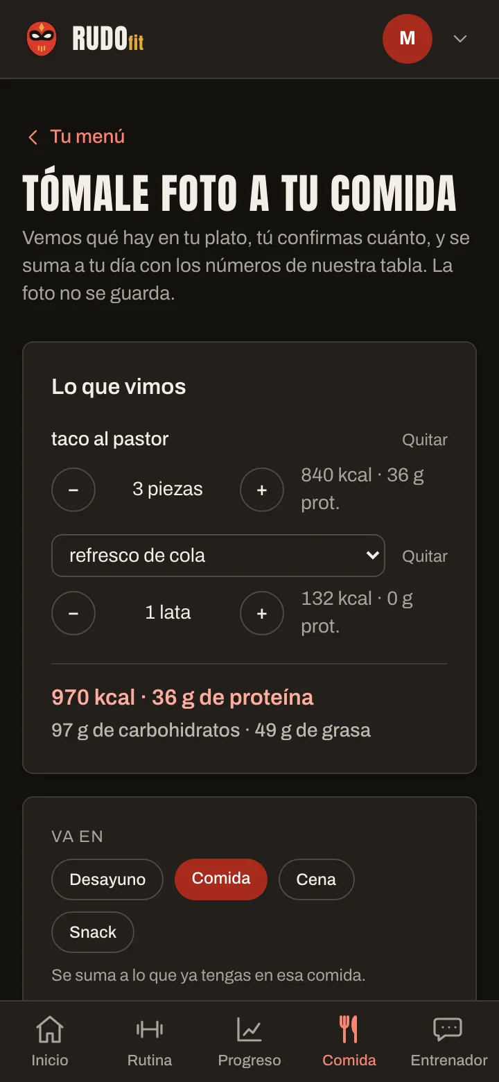 Tómale foto a tu comida en RudoFit: lo que vimos, taco al pastor 3 piezas y refresco de cola 1 lata, con sus calorías, proteína, carbohidratos y grasa, listo para sumar a tu día