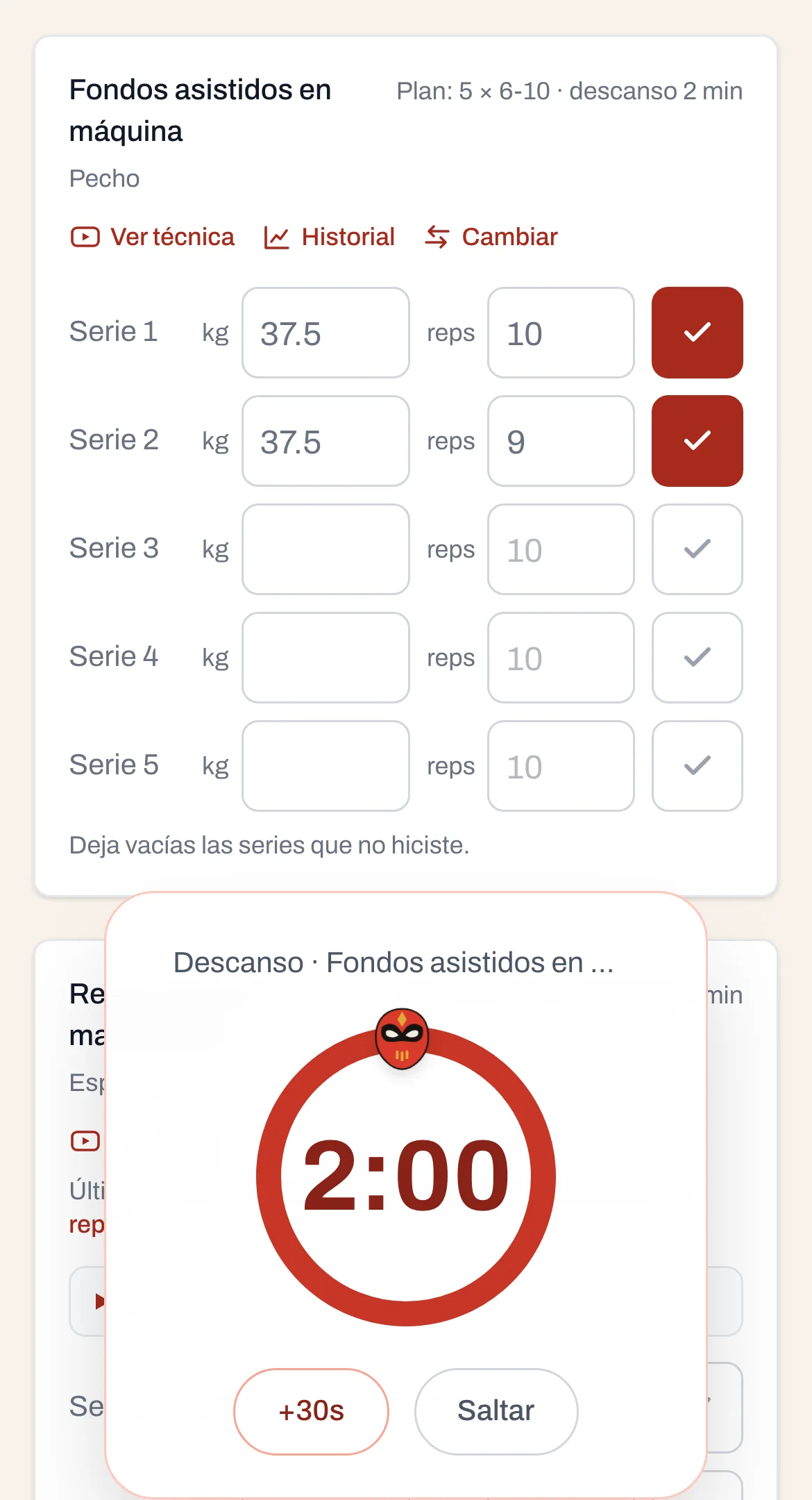 Pantalla del registro: series con kilos y repeticiones palomeadas y el cronómetro de descanso corriendo